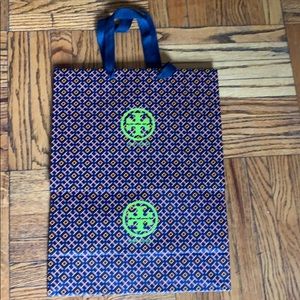 🐬3 Tory Burch bags!!! ❤️ 2 small, 1 large🎊
